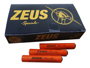 Verpackung und drei Exemplare von den Zeus Böllern der Firma der Di Blasio Elio