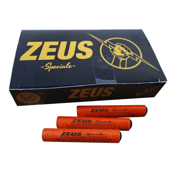 Verpackung und drei Exemplare von den Zeus Böllern der Firma der Di Blasio Elio