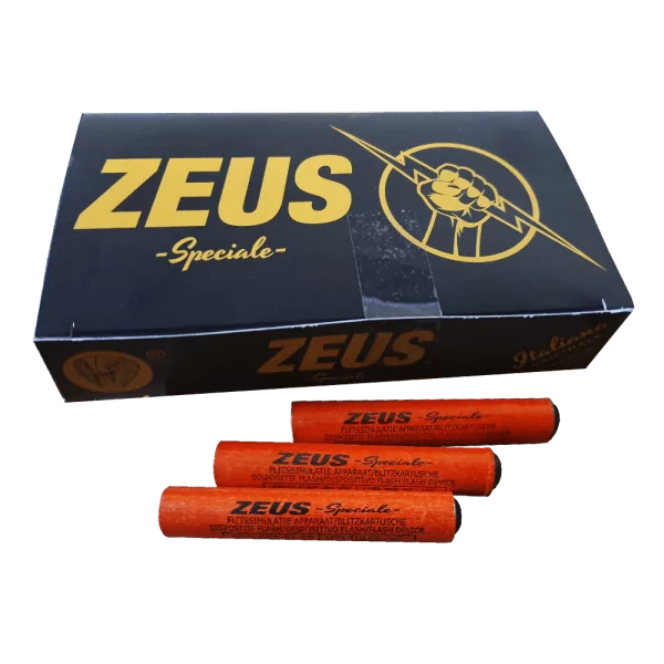 Verpackung und drei Exemplare von den Zeus Böllern der Firma der Di Blasio Elio